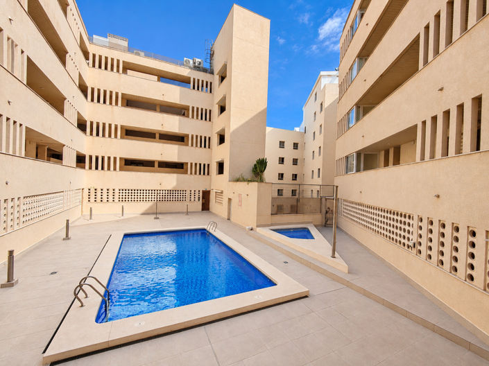 Image No.37-3 Bed Apartment for sale