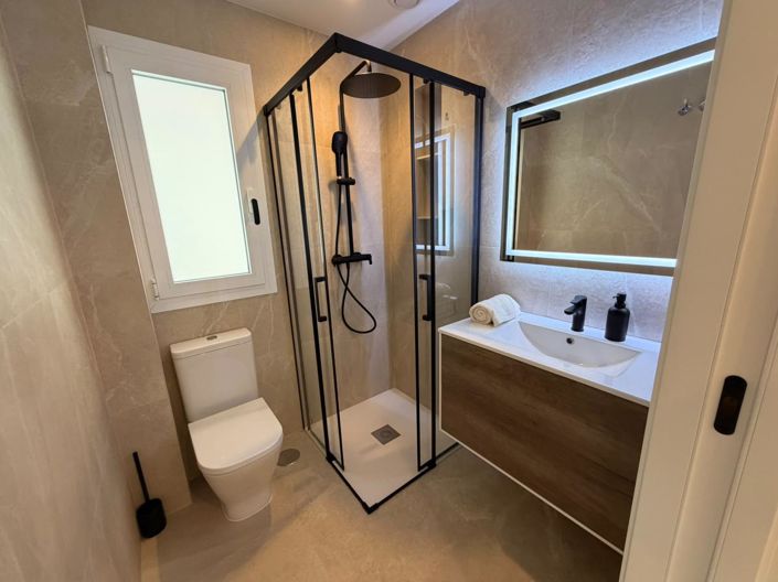 Image No.20-2 Bed Apartment for sale