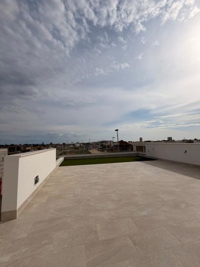 Image No.39-2 Bed Apartment for sale