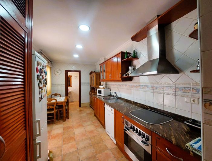 Image No.13-3 Bed House for sale