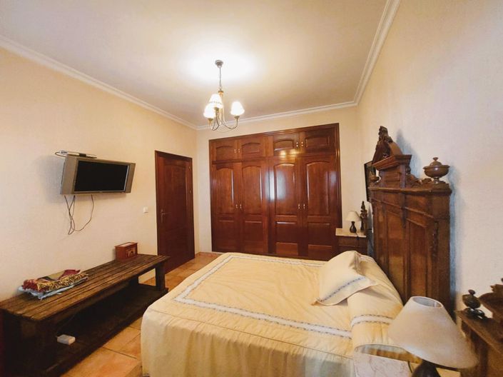 Image No.17-3 Bed House for sale