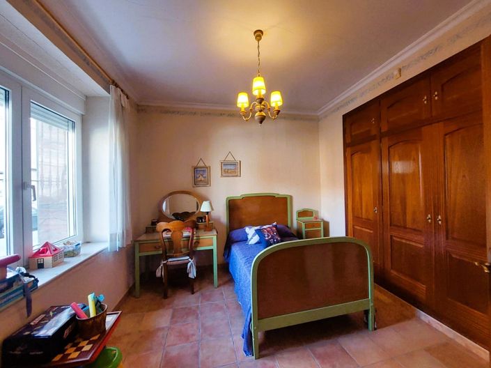 Image No.18-3 Bed House for sale