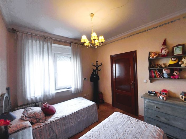 Image No.20-3 Bed House for sale