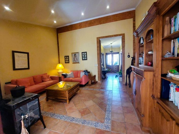 Image No.9-3 Bed House for sale