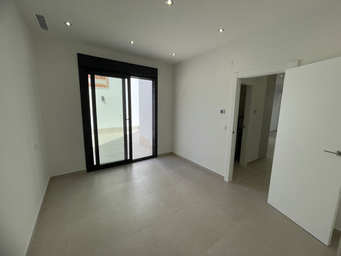Image No.28-3 Bed Villa for sale