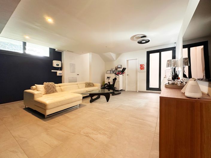 Image No.26-5 Bed Villa for sale