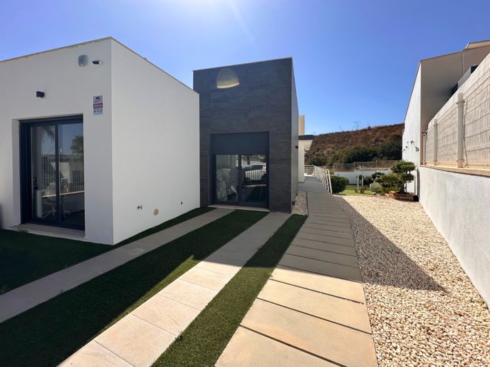 Image No.8-5 Bed Villa for sale