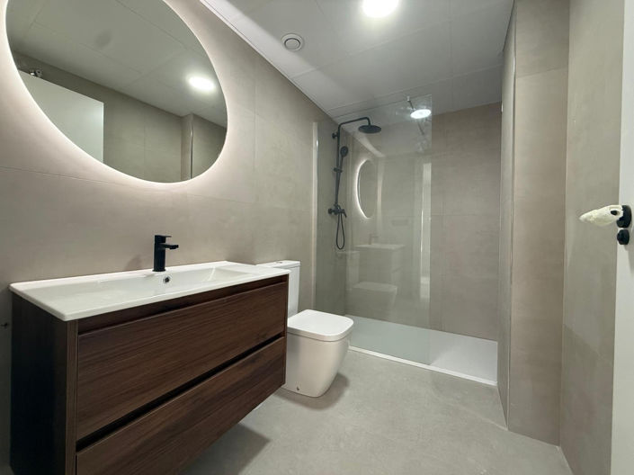 Image No.17-2 Bed Apartment for sale