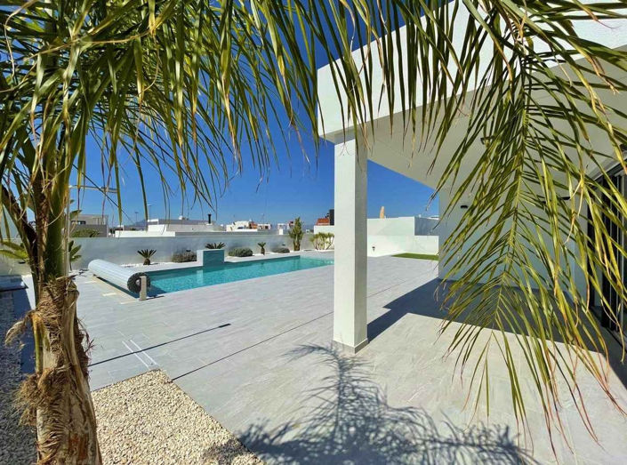 Image No.9-3 Bed Villa for sale