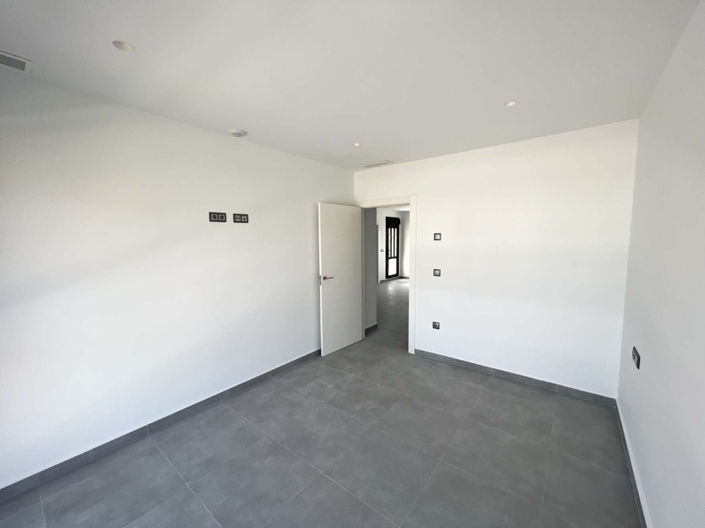 Image No.11-5 Bed Villa for sale
