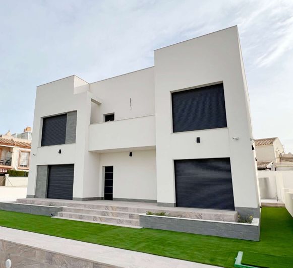 Image No.2-5 Bed Villa for sale