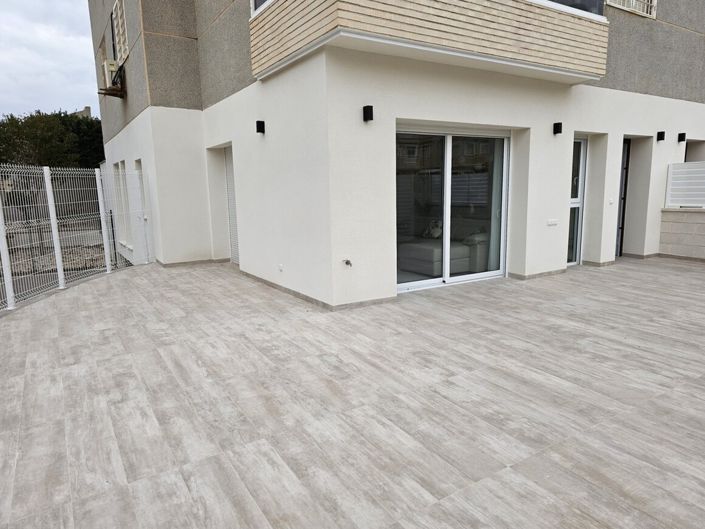 Image No.20-3 Bed Apartment for sale