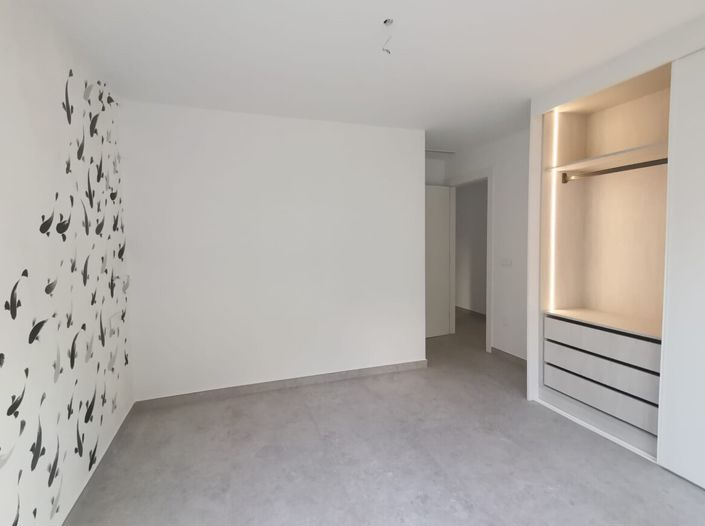 Image No.8-3 Bed Apartment for sale