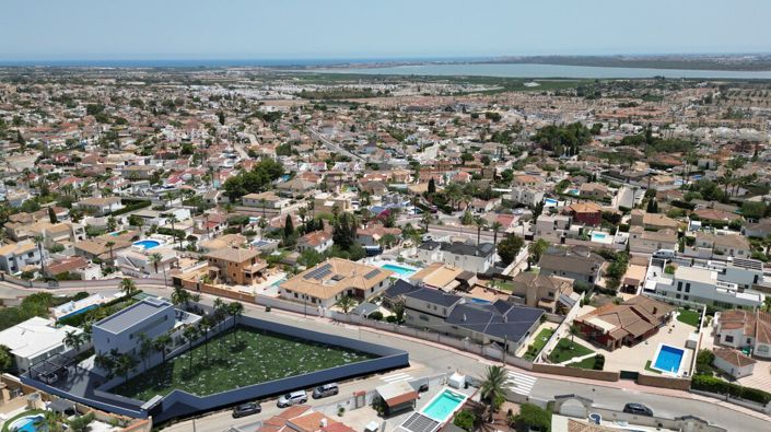 Image No.42-3 Bed Villa for sale