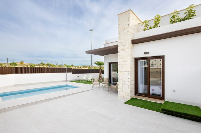 Image No.15-2 Bed Villa for sale