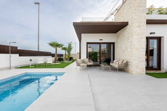 Image No.20-2 Bed Villa for sale