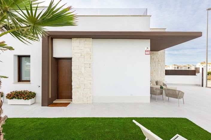 Image No.32-2 Bed Villa for sale