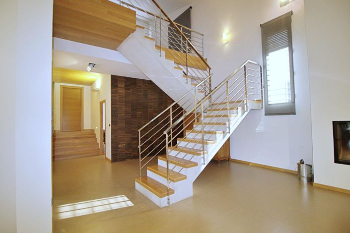 Image No.10-4 Bed Villa for sale