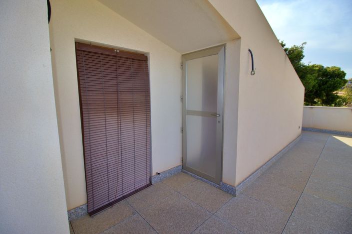 Image No.27-4 Bed Villa for sale