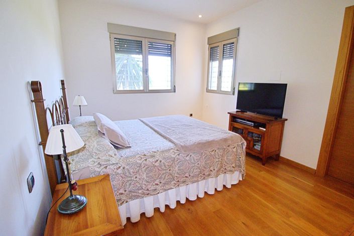 Image No.40-4 Bed Villa for sale