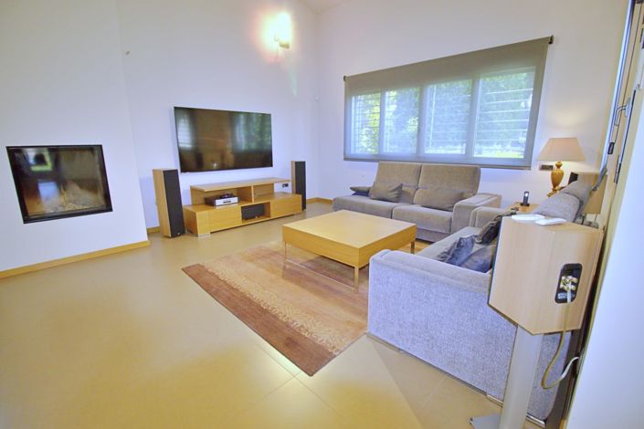 Image No.8-4 Bed Villa for sale