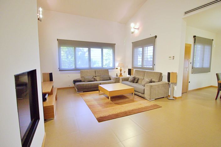 Image No.9-4 Bed Villa for sale