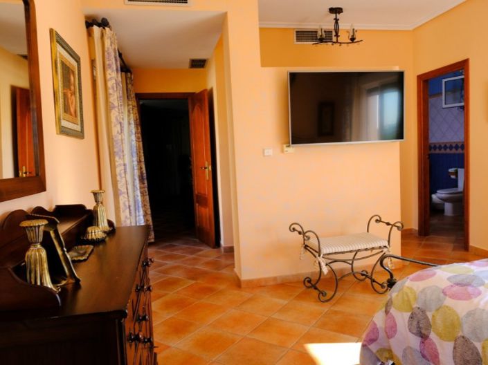 Image No.45-5 Bed Villa for sale
