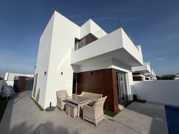 Image No.31-3 Bed Villa for sale