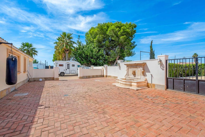 Image No.5-6 Bed Villa for sale