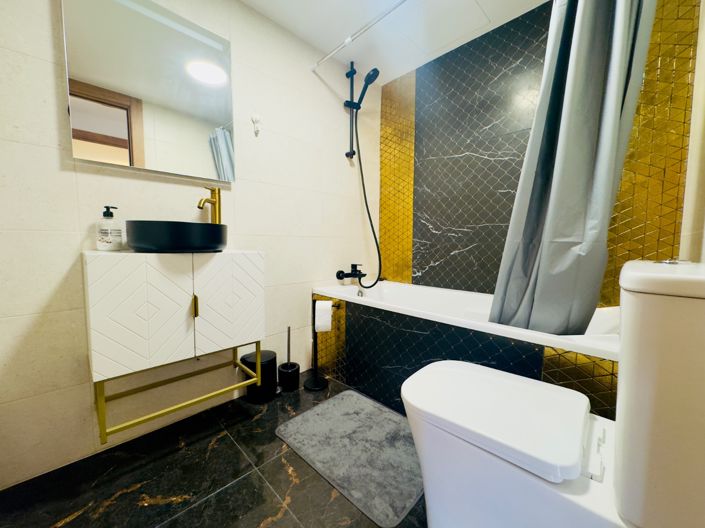 Image No.17-3 Bed Property for sale