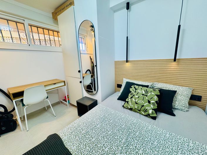 Image No.14-3 Bed Property for sale