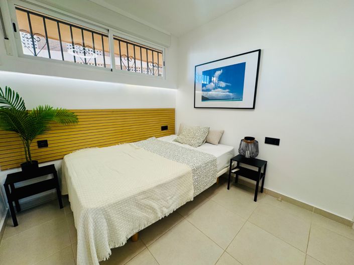 Image No.21-3 Bed Property for sale