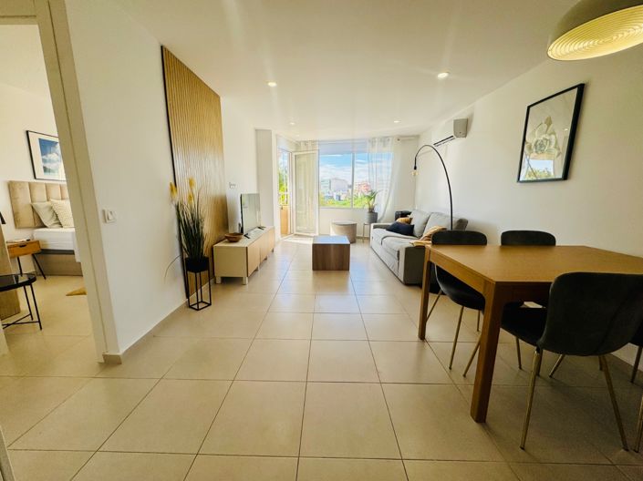 Image No.3-3 Bed Property for sale