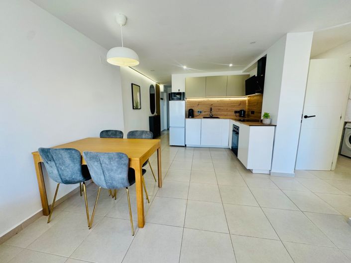 Image No.8-3 Bed Property for sale