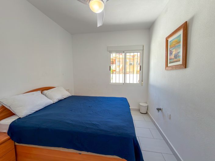 Image No.20-2 Bed Property for sale