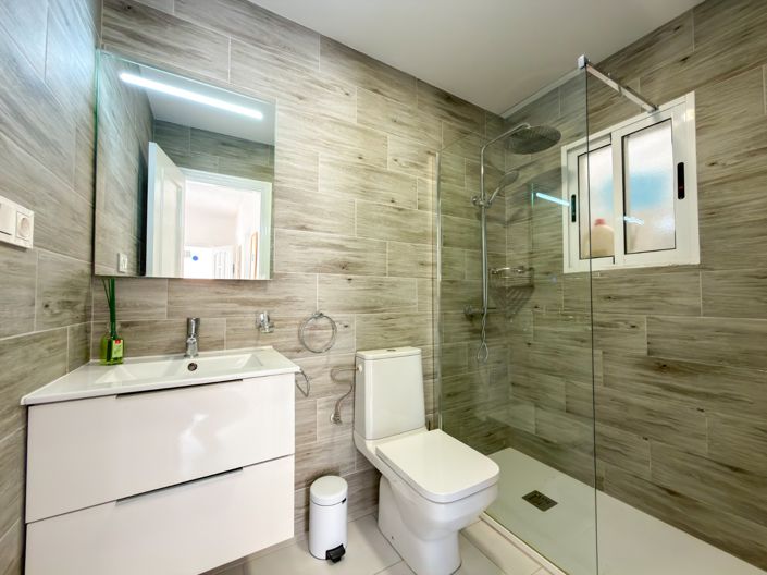 Image No.24-2 Bed Property for sale