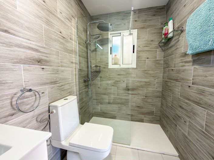Image No.25-2 Bed Property for sale