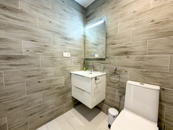 Image No.26-2 Bed Property for sale