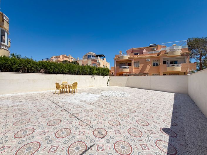 Image No.36-2 Bed Property for sale