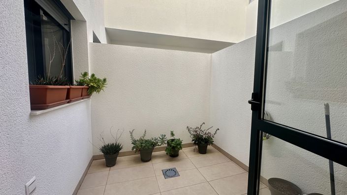 Image No.20-3 Bed Townhouse for sale