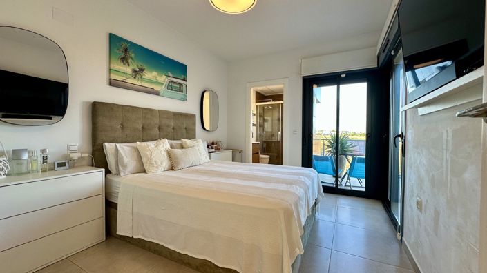 Image No.3-3 Bed Townhouse for sale