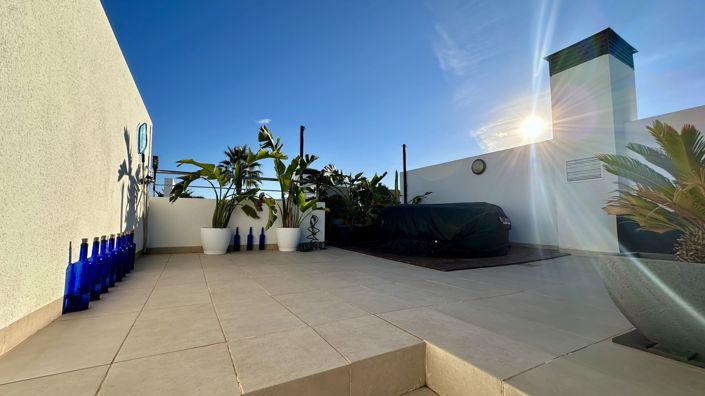 Image No.30-3 Bed Townhouse for sale