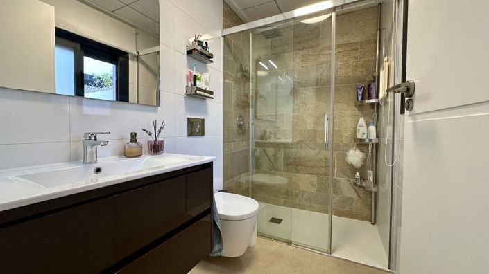 Image No.37-3 Bed Townhouse for sale
