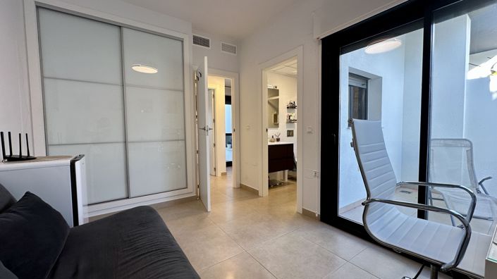 Image No.40-3 Bed Townhouse for sale