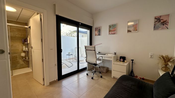Image No.41-3 Bed Townhouse for sale