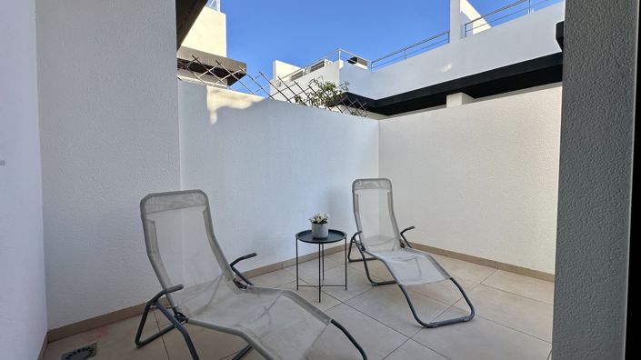 Image No.42-3 Bed Townhouse for sale