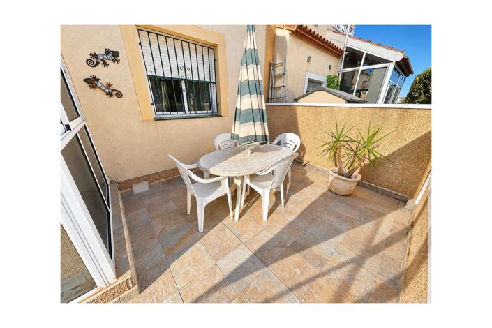 Image No.20-3 Bed Townhouse for sale