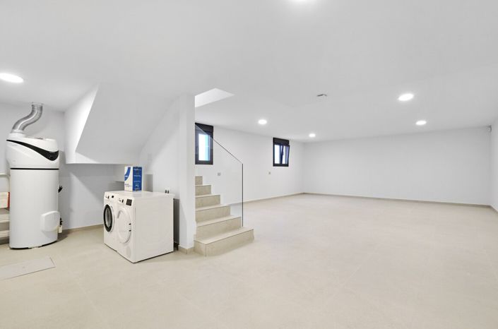Image No.30-3 Bed Villa for sale