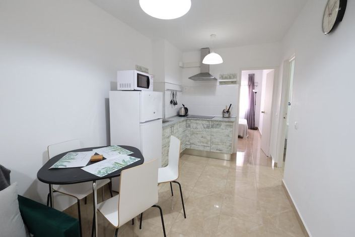 Image No.10-2 Bed Property for sale