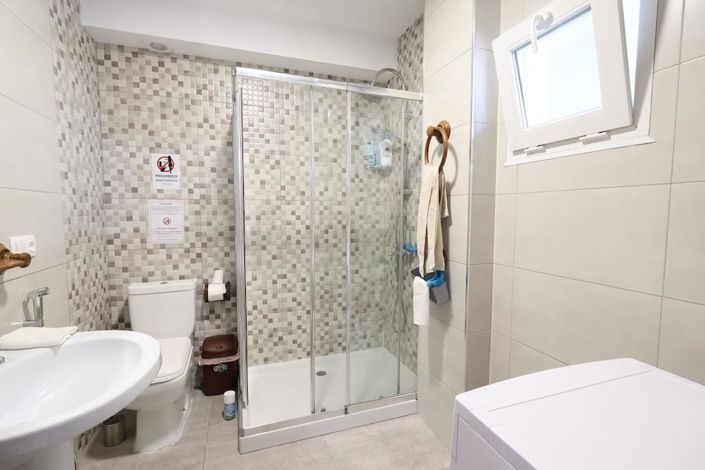 Image No.17-2 Bed Property for sale